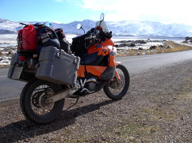 El equipamiento básico de la moto para viajes largos